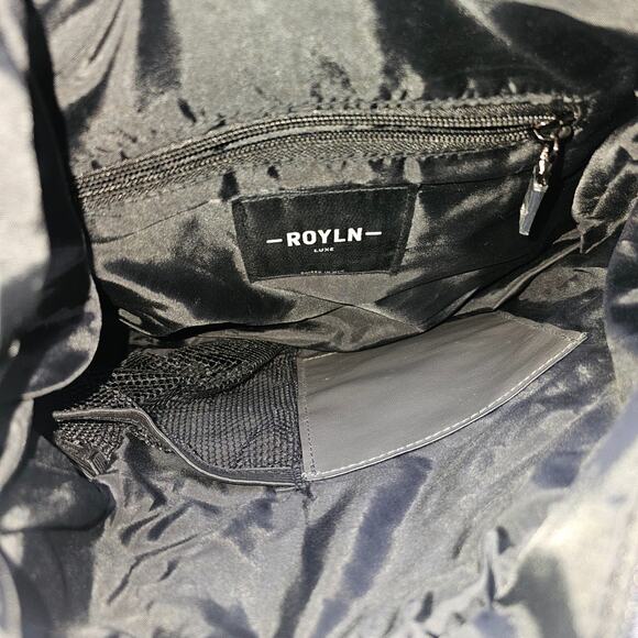 Royln Luxe New York Grey Quilted Crossbody Bag with 3 Strap Options - Picture 10 of 12